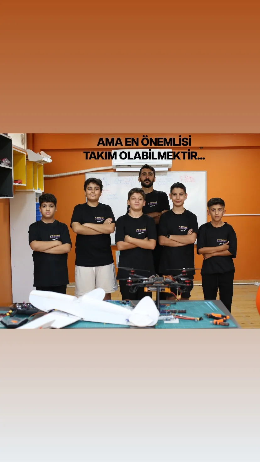 CEZERİ ROBOTECH takımı YEDİİKİ Robot ve Teknoloji Festivali'nde madalyaları ve plaketiyle